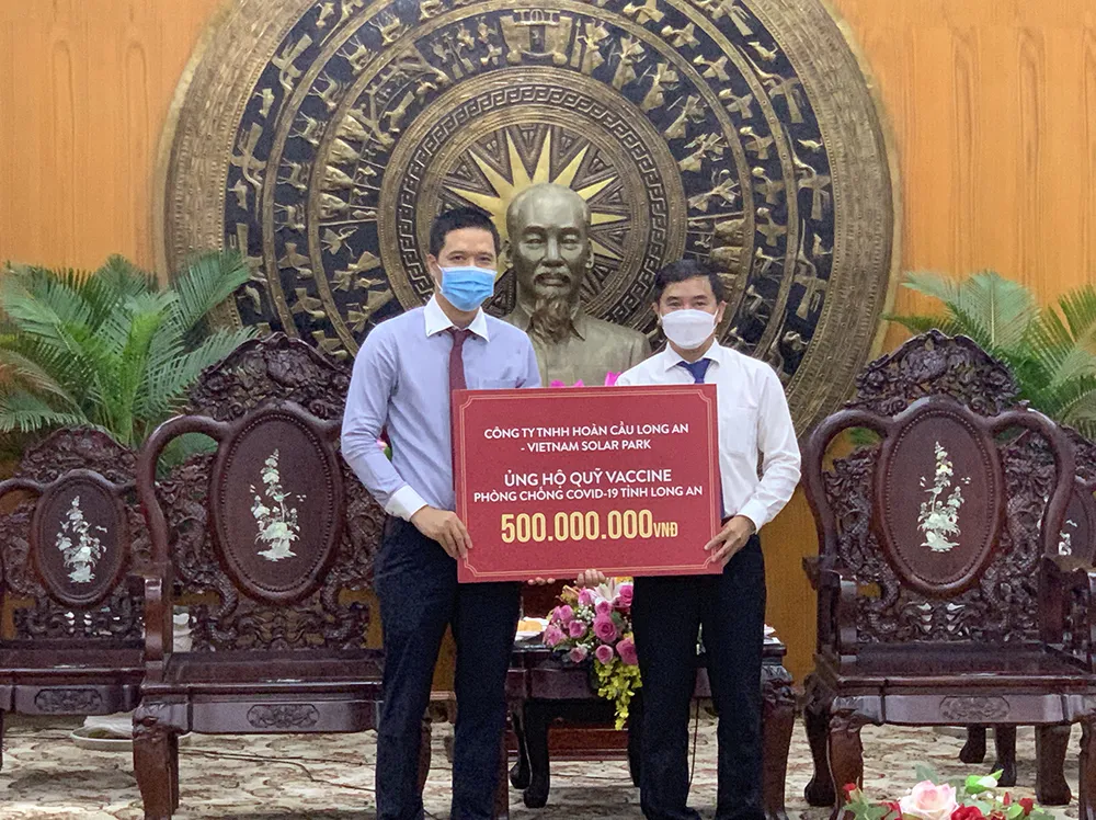 Hoa hậu Tiểu Vy, Kiều Loan, Phương Anh, Ngọc Thảo nấu 15.000 suất ăn cho bà con nghèo  ảnh 11