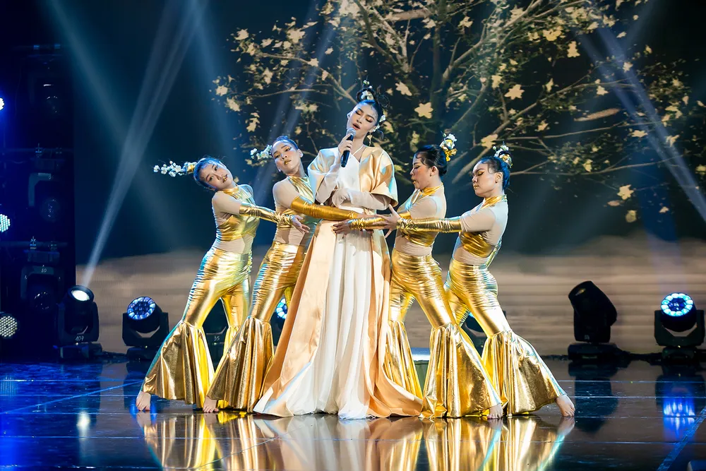 JSol và Khắc Hưng làm mới bản hit Làn Sóng Xanh, Kiều Loan “bứt phá” tại The Heroes ảnh 4