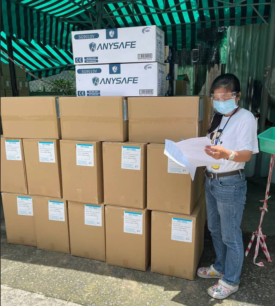 Trao tặng máy thở, vật tư y tế hỗ trợ bệnh nhân Covid-19 tại Bệnh viện Chợ Rẫy ảnh 4