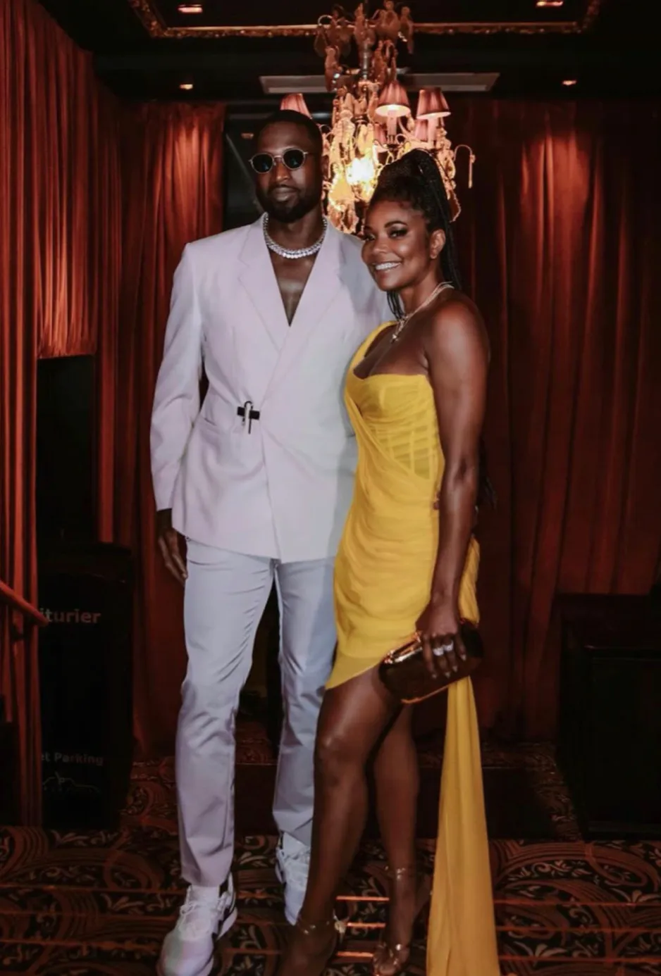 Sao Hollywood diện thiết kế Công Trí trên thảm đỏ LHP Quốc tế Toronto 2021 ảnh 4