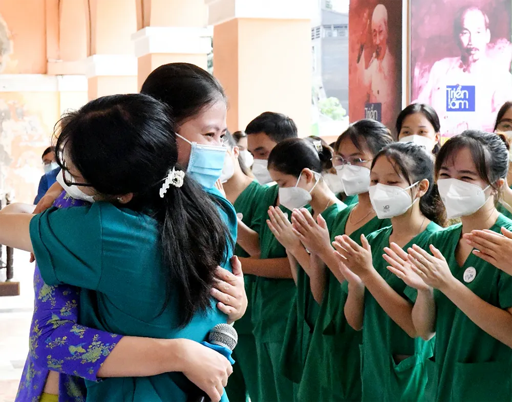 Đoàn y bác sĩ BV Bạch Mai, Trường CĐ Y tế Bạch Mai tham quan Bảo tàng Hồ Chí Minh - Chi nhánh TPHCM ảnh 6