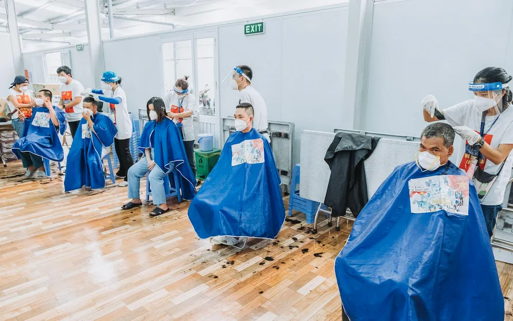 Hơn 100 nghệ sĩ hát tri ân lực lượng tuyến đầu và tình nguyện viên ảnh 12