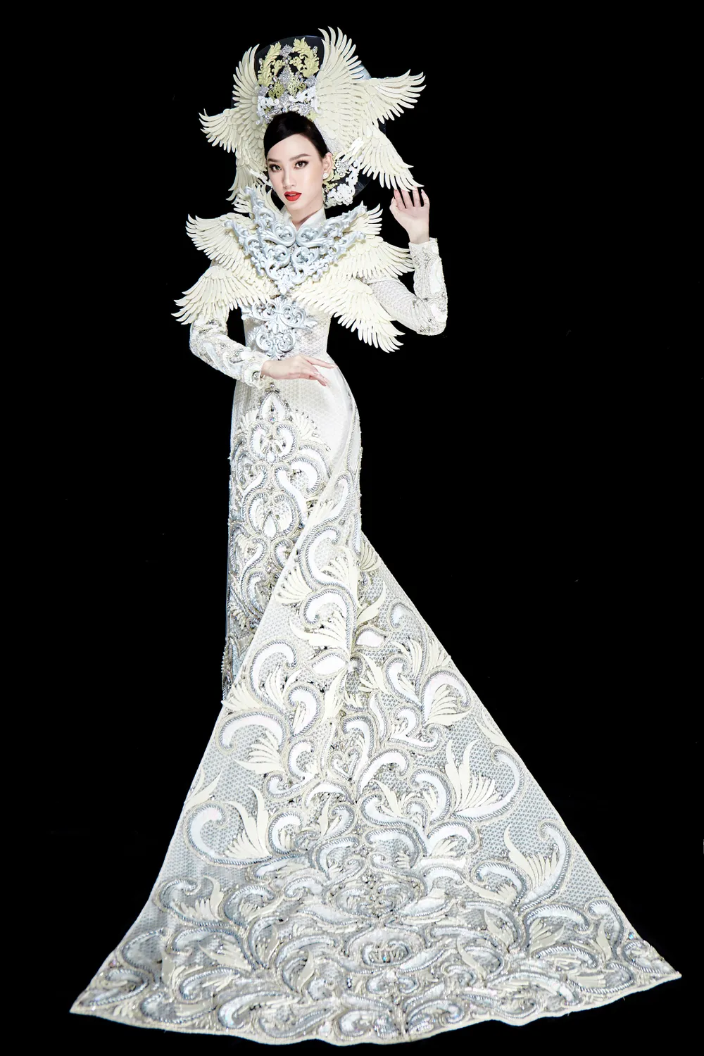 Đại diện Ái Nhi mang quốc phục áo dài của NTK Minh Châu đến Miss Intercontinental 2021 ảnh 8