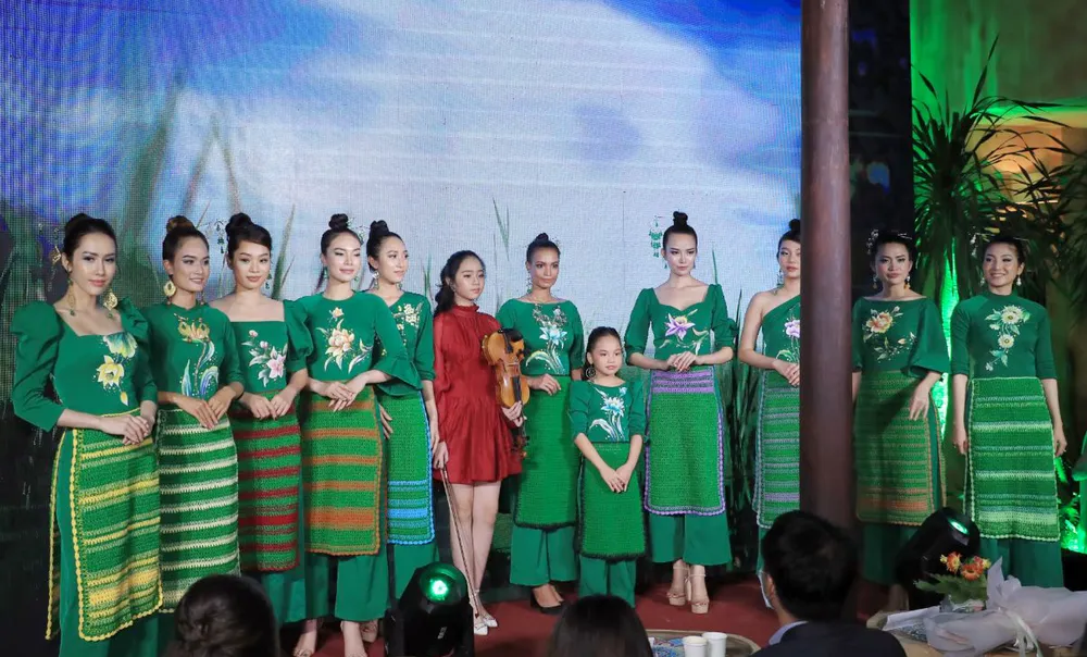 NSƯT Trịnh Kim Chi và dàn nghệ sĩ ​tham dự buổi ra mắt thí sinh Miss Eco Teen Viet Nam 2021 ảnh 5