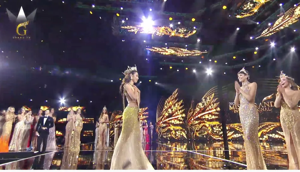 Người đẹp Nguyễn Thúc Thùy Tiên đăng quang Hoa ​hậu Hoà bình Quốc tế 2021 ảnh 12