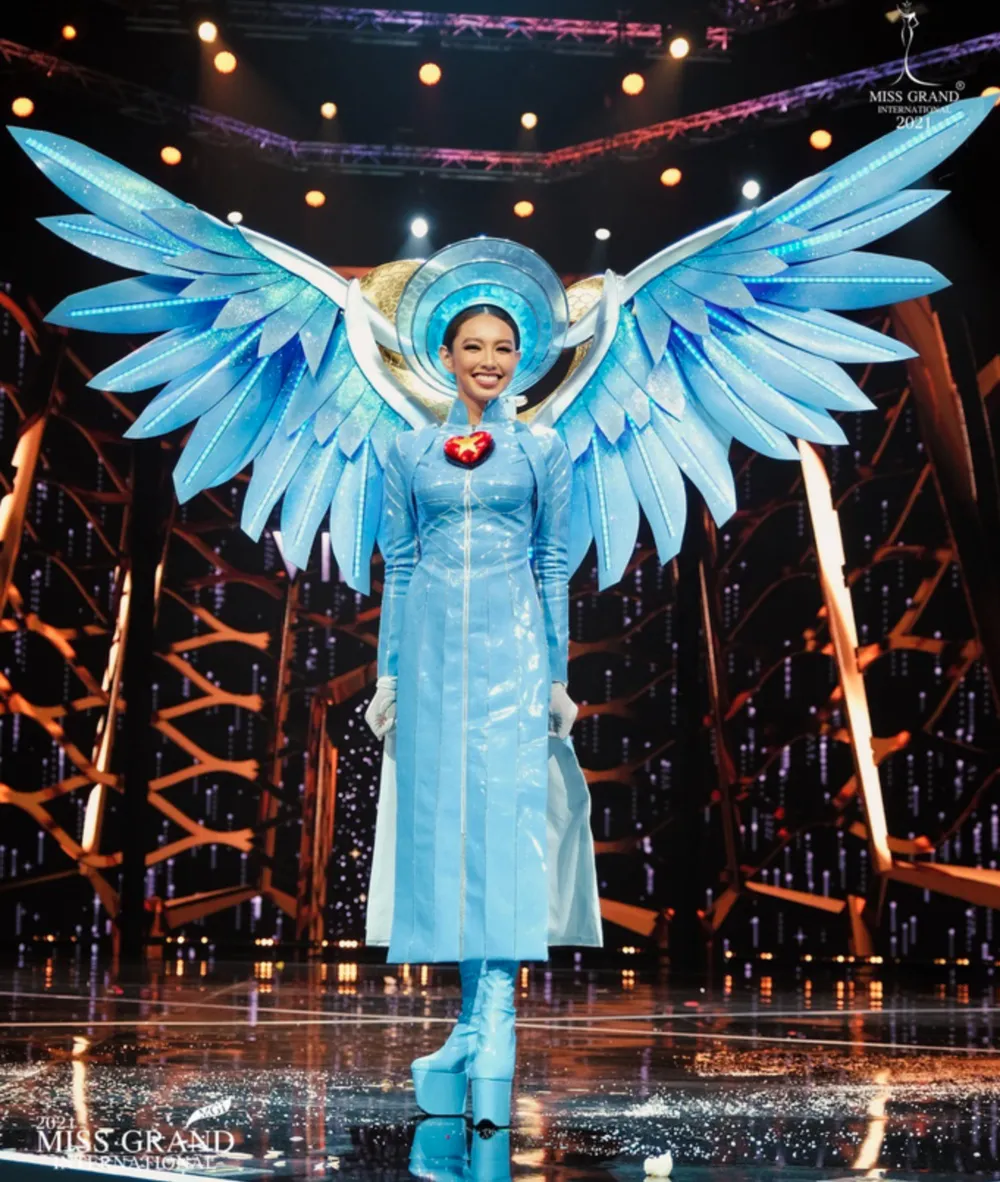 Người đẹp Nguyễn Thúc Thùy Tiên đăng quang Hoa ​hậu Hoà bình Quốc tế 2021 ảnh 18