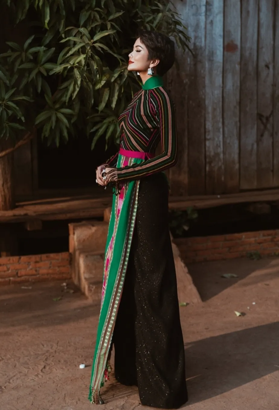 Hoa hậu H’Hen Niê đại diện hình ảnh chương trình nghệ thuật “Dòng chảy bất tận” ảnh 3