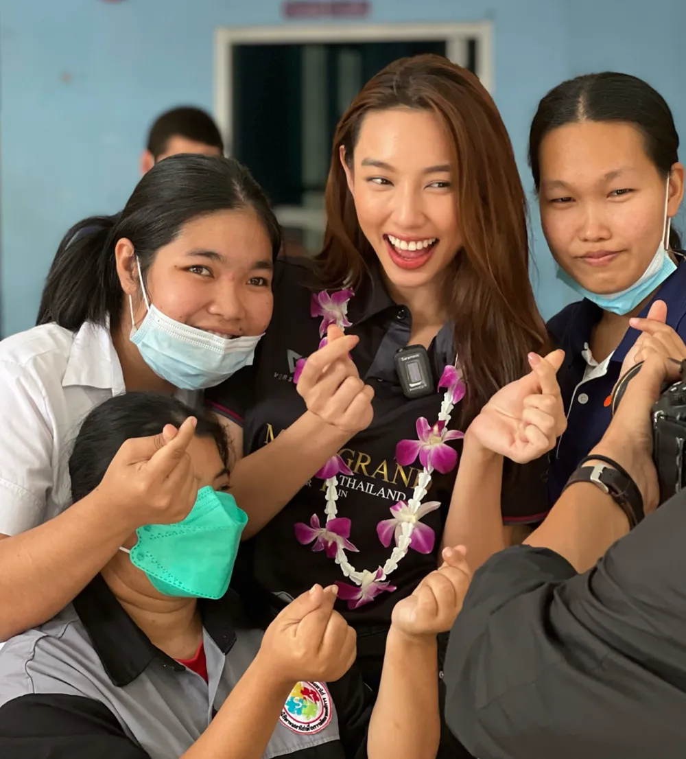 Chuyến từ thiện đầu tiên của Thùy Tiên sau khi đăng quang Hoa hậu Hòa bình Quốc tế 2021 ảnh 3