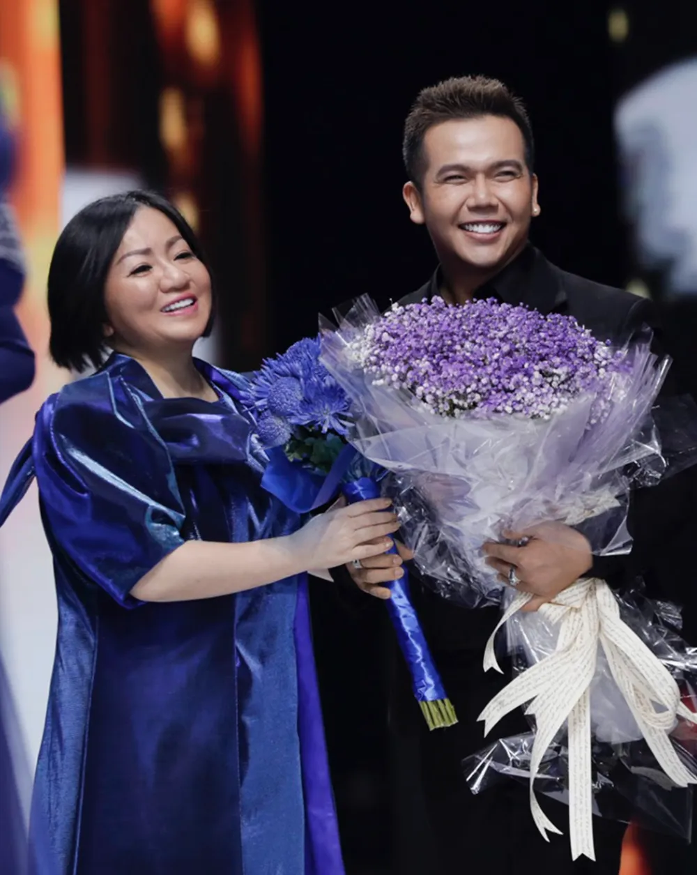 Mãn nhãn cùng các bộ sưu tập ấn tượng tại Tuần lễ Thời trang Quốc tế Việt Nam 2021 ảnh 24