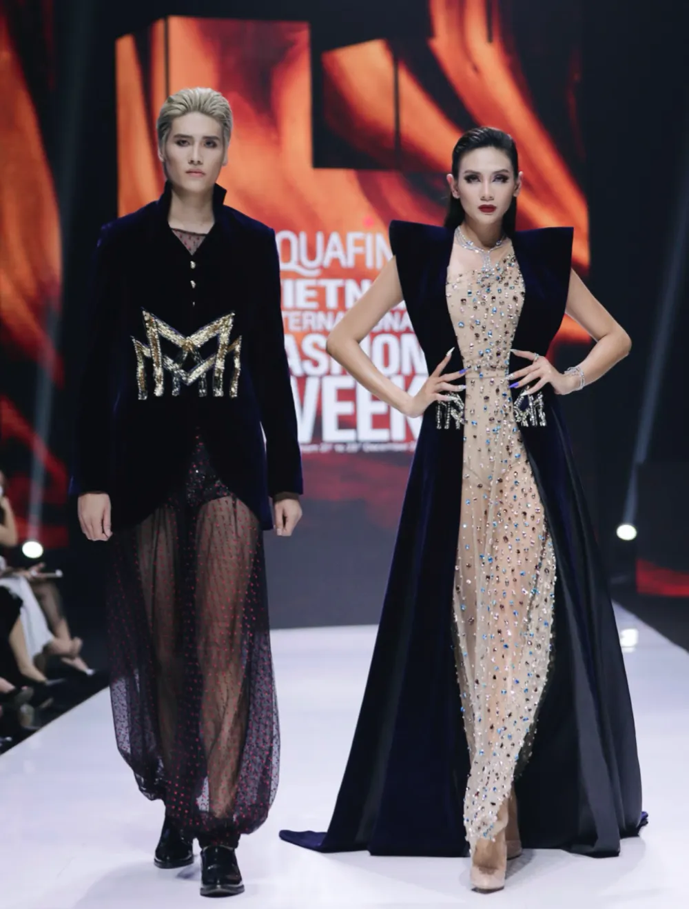 Mãn nhãn cùng các bộ sưu tập ấn tượng tại Tuần lễ Thời trang Quốc tế Việt Nam 2021 ảnh 10