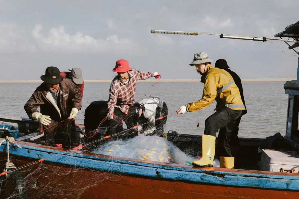 Đen Vâu lấy nước mắt những người con xa xứ với ca khúc “Mang tiền về cho mẹ” ảnh 6