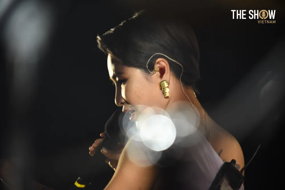 Lê Hiếu, Uyên Linh, Văn Mai Hương, Thùy Chi, Hoàng Yến Chibi trình diễn thăng hoa trong đêm nhạc Đức Trí ảnh 7