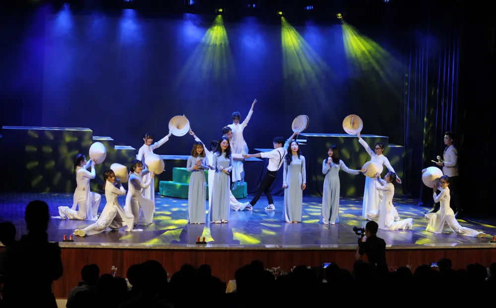 “Mang nắng về bên em” trao học bổng cho trẻ mồ côi tại Thành phố Thủ Đức ảnh 3