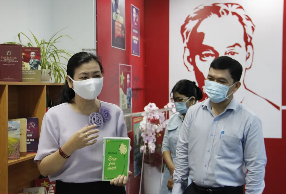 Khai mạc Triển lãm Không gian văn hóa Hồ Chí Minh tại Báo Phụ Nữ TPHCM ảnh 4