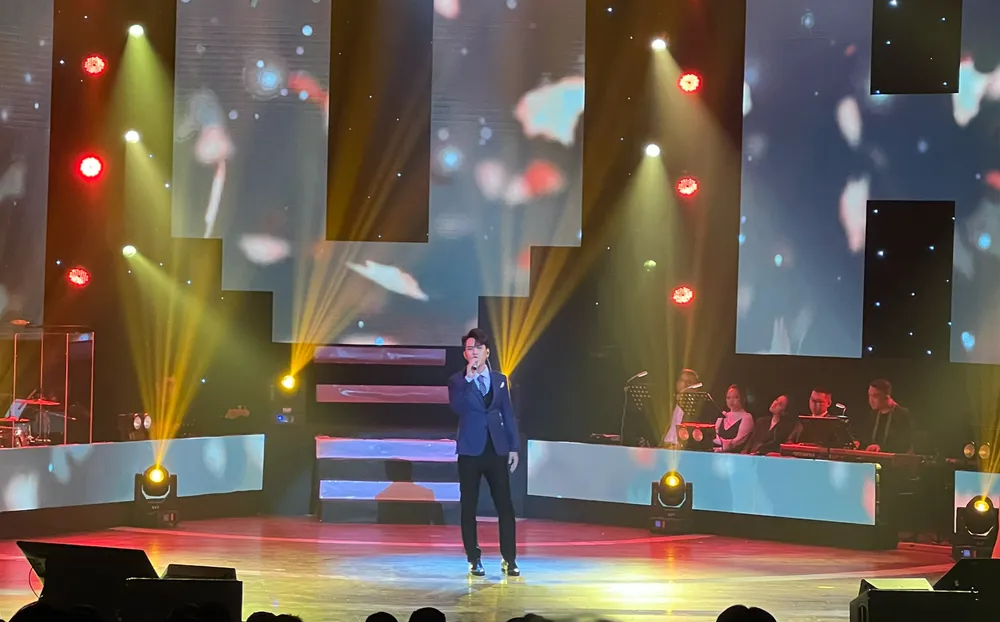 Nguyễn Minh Cường ghi dấu chặng đường âm nhạc với Live concert “Hoa” ảnh 7