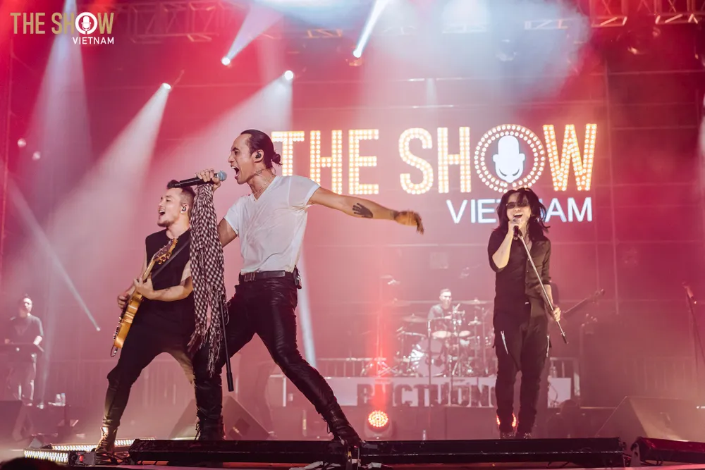 Gần 5.000 khán giả đến với Live concert “Đường đến ngày vinh quang” của Bức Tường ảnh 5