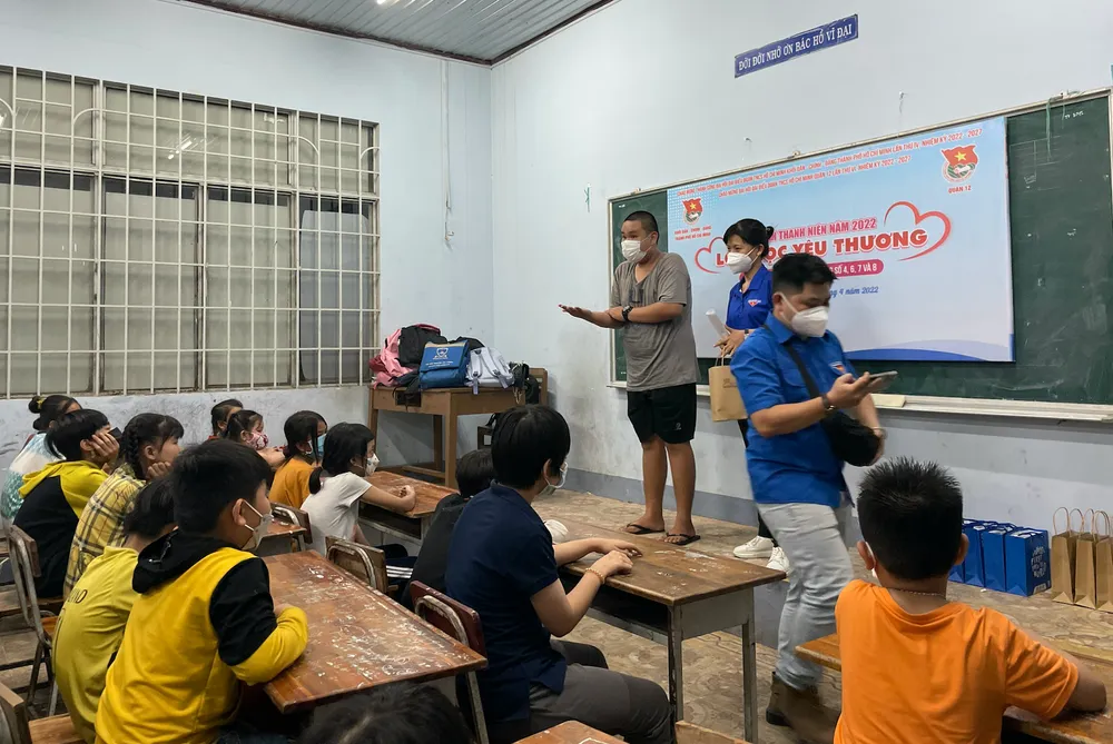 “Lớp học yêu thương” đến ​với 289 thiếu nhi có hoàn cảnh khó khăn ảnh 10