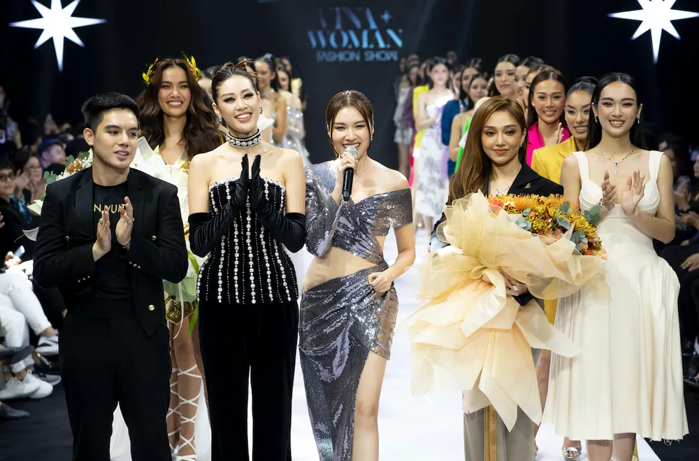 Top 71 Hoa hậu Hoàn vũ Việt Nam 2022 toả sáng cùng “Vinawoman Fashion Show” ảnh 1
