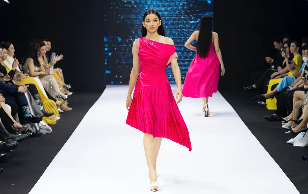 Top 71 Hoa hậu Hoàn vũ Việt Nam 2022 toả sáng cùng “Vinawoman Fashion Show” ảnh 13