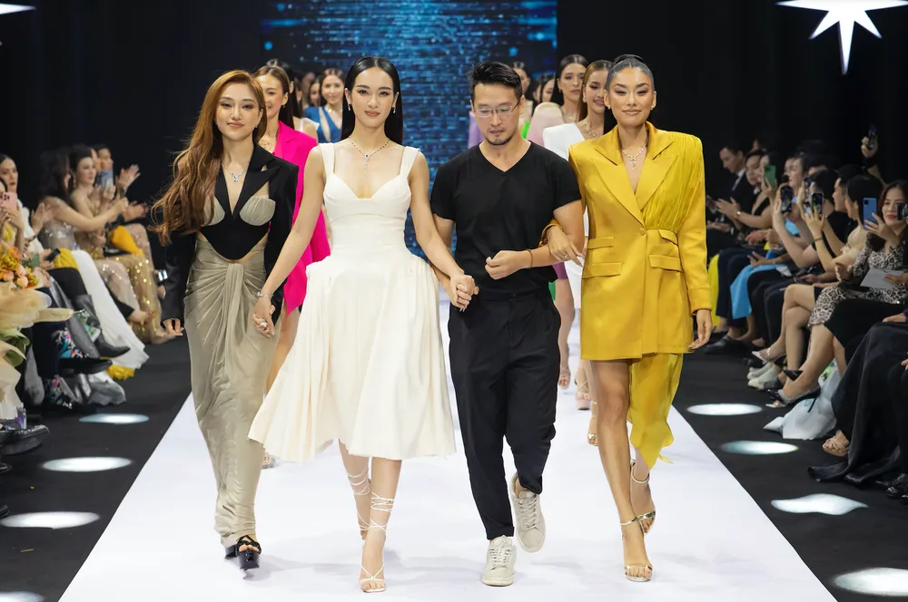 Top 71 Hoa hậu Hoàn vũ Việt Nam 2022 toả sáng cùng “Vinawoman Fashion Show” ảnh 14