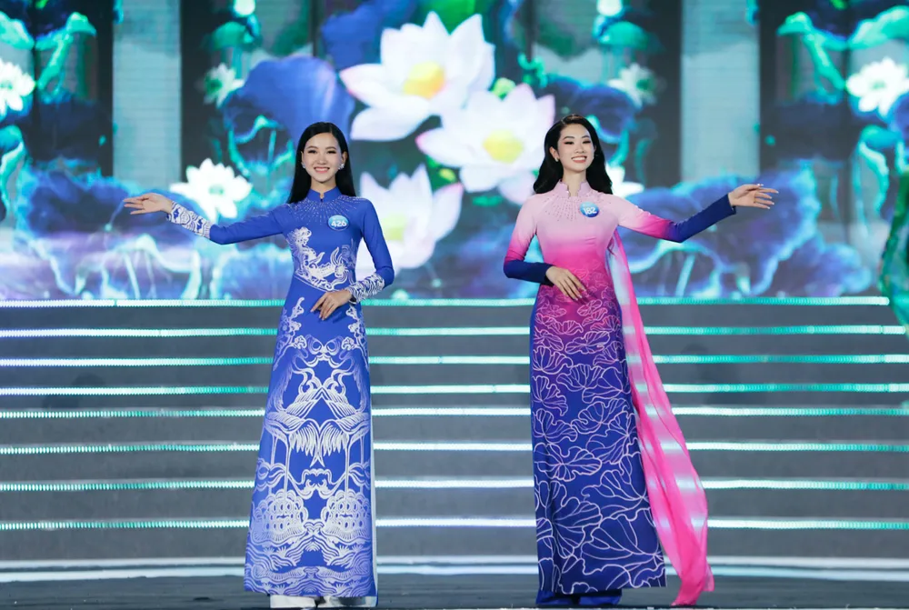 Áo dài được tôn vinh rực rỡ trong Chung khảo Toàn quốc Hoa hậu Thế giới Việt Nam 2022 ảnh 6