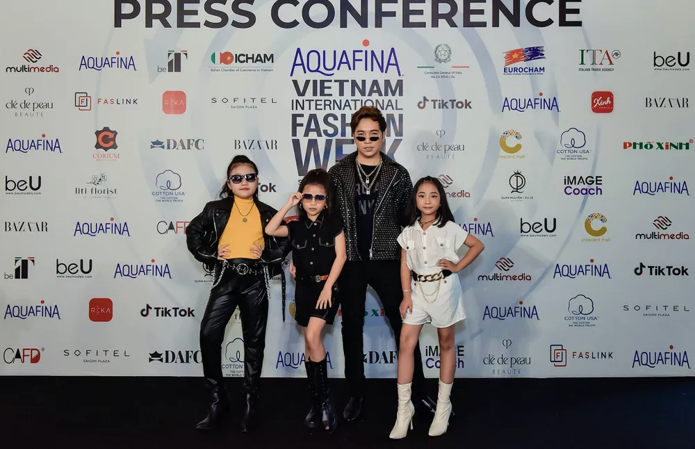 18 nhà thiết kế, thương hiệu thời trang tham gia Tuần lễ Thời trang Quốc tế Việt Nam Xuân Hè 2022 ảnh 5