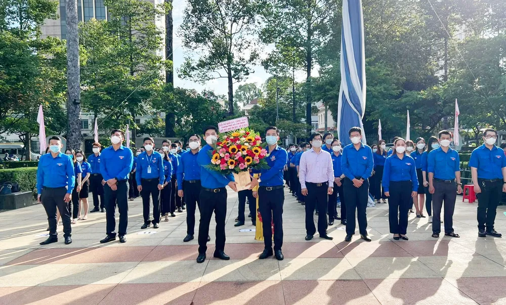 Thanh niên điển hình tiên tiến làm theo lời Bác năm 2022: Nỗ lực từng ngày, hết lòng phục vụ nhân dân ảnh 1