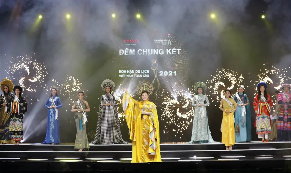 Người đẹp Lý Kim Thảo đăng quang Hoa hậu Du lịch Việt Nam Toàn cầu ảnh 2