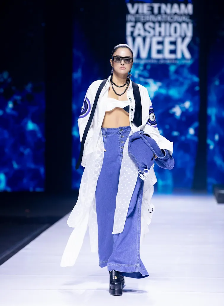 Khai mạc Tuần lễ thời trang Quốc tế Việt Nam Xuân Hè 2022 ảnh 4