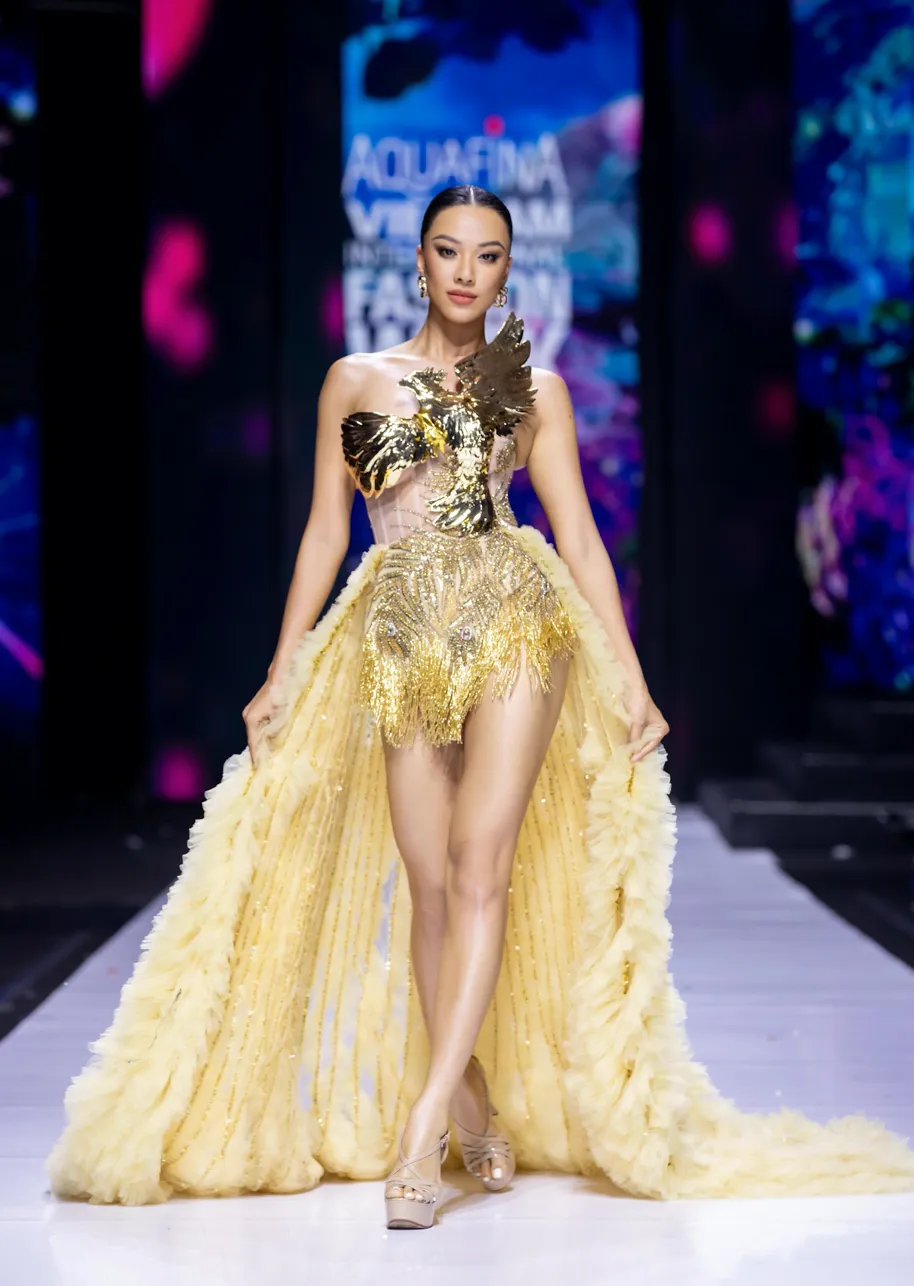 Mãn nhãn cùng Tuần lễ Thời trang Quốc tế Việt Nam xuân hè 2022 ảnh 13