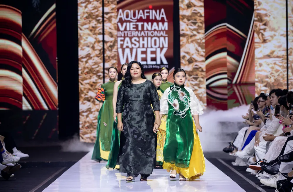 Mãn nhãn cùng Tuần lễ Thời trang Quốc tế Việt Nam xuân hè 2022 ảnh 4