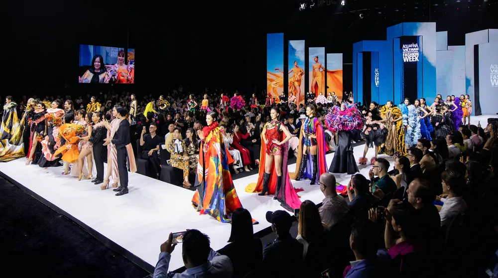 Mãn nhãn cùng Tuần lễ Thời trang Quốc tế Việt Nam xuân hè 2022 ảnh 14