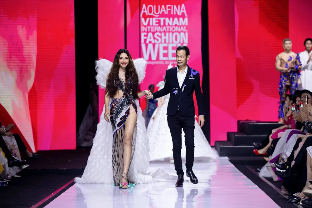 Mãn nhãn cùng Tuần lễ Thời trang Quốc tế Việt Nam xuân hè 2022 ảnh 22