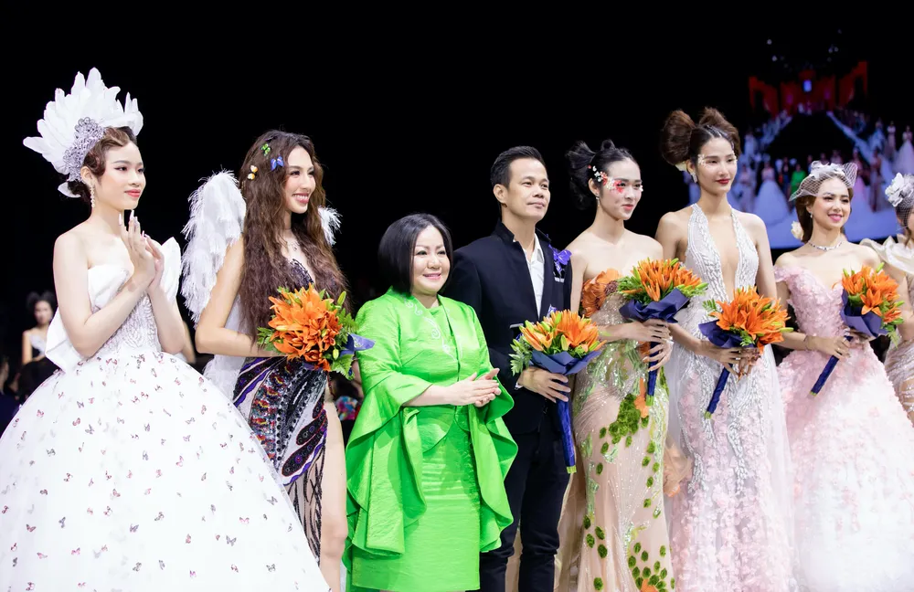 Mãn nhãn cùng Tuần lễ Thời trang Quốc tế Việt Nam xuân hè 2022 ảnh 21