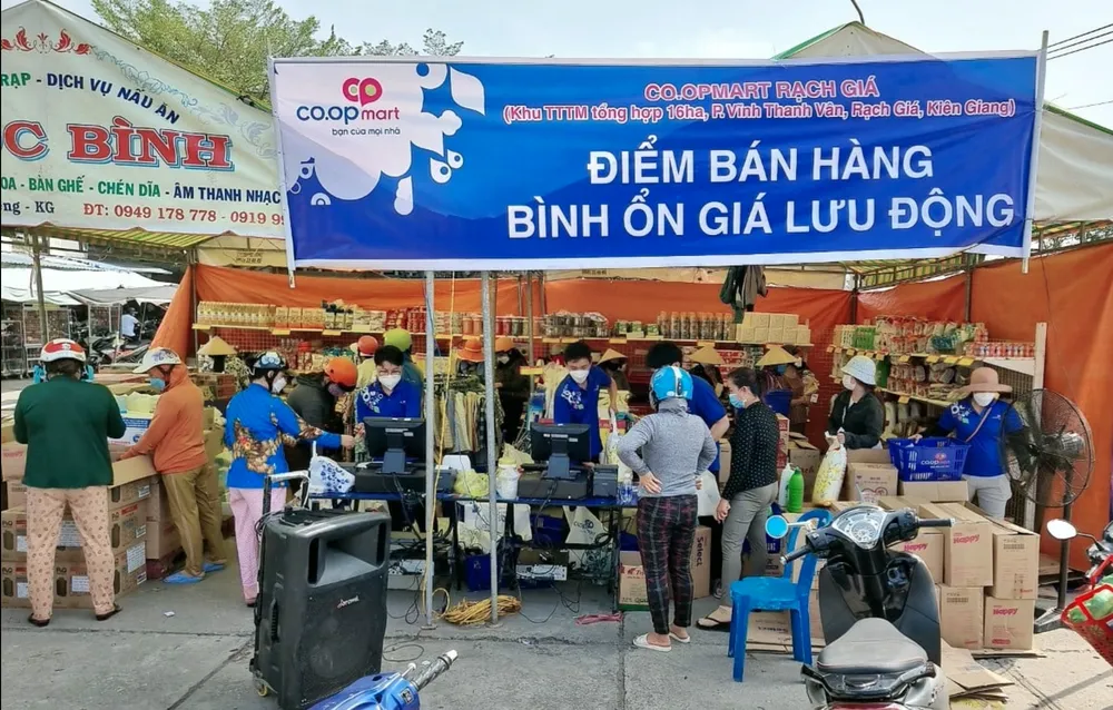 Tuổi trẻ Đoàn Liên hiệp HTX Thương mại TPHCM hết mình vì cộng đồng ảnh 4