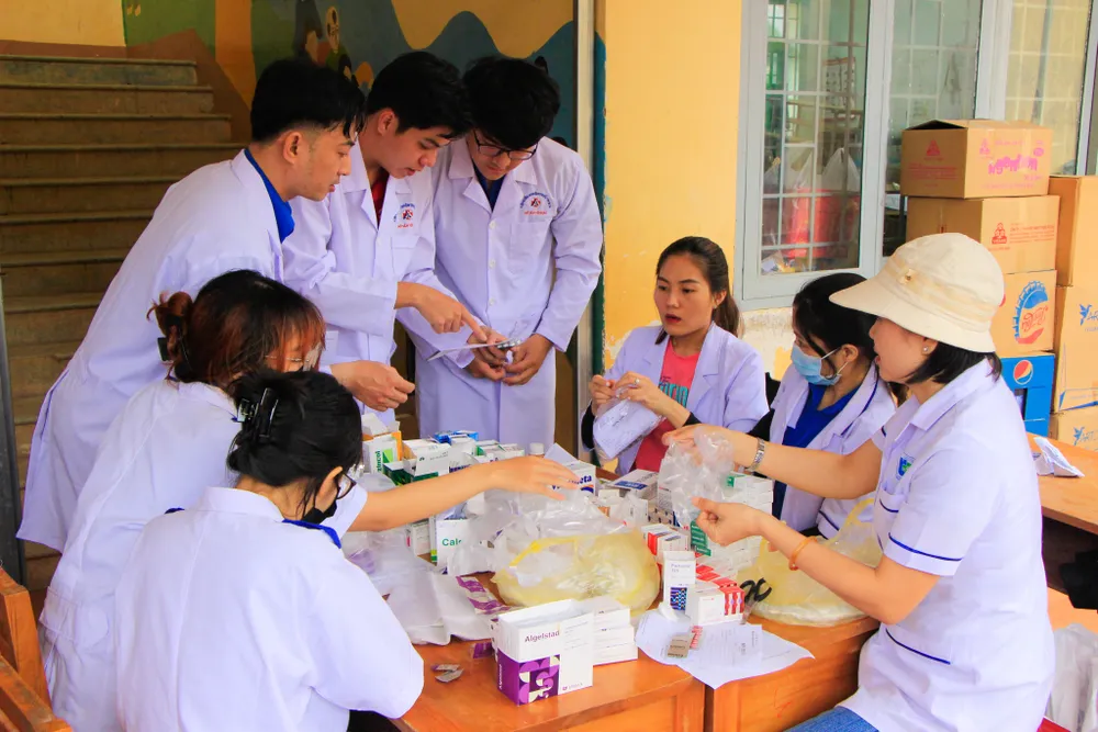 Chăm lo cho hàng trăm người dân, học sinh khó khăn vùng cao Đắk Nông ảnh 5