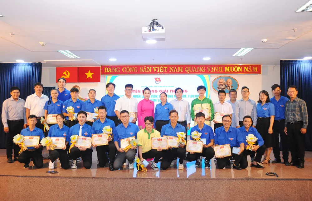 Tuyên dương 36 văn nghệ sĩ, huấn luyện viên, vận động viên trẻ tiêu biểu năm 2022 ảnh 1