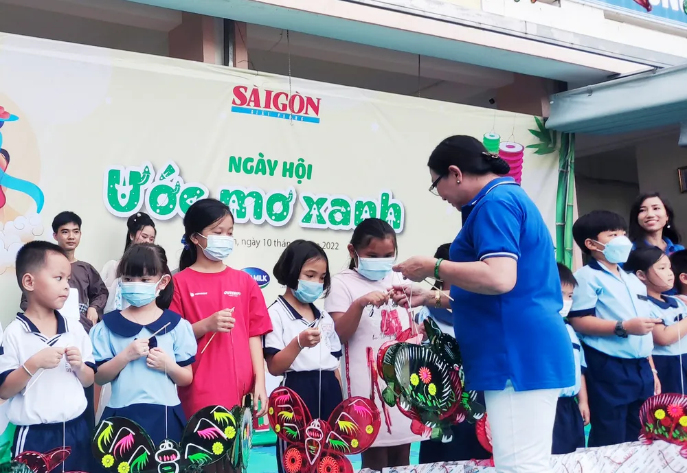 Mang Đêm hội trăng rằm về với trẻ em Bình Chánh ảnh 8