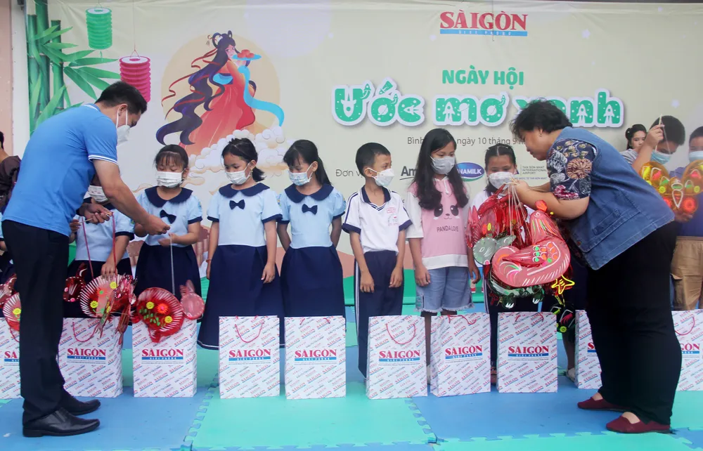 Mang Đêm hội trăng rằm về với trẻ em Bình Chánh ảnh 5