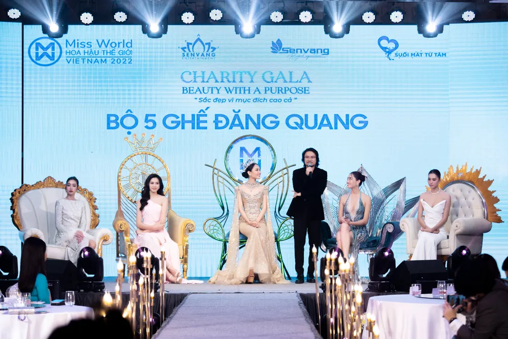 Nhận 7,6 tỷ đồng ​đấu giá từ thiện, Miss World Vietnam trao 50.000 USD ủng hộ quỹ từ thiện Miss World ảnh 3