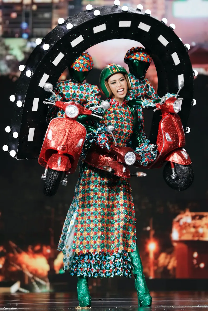 Mãn nhãn trang phục dân tộc cùng Hoa hậu Hòa bình Việt Nam 2022 ảnh 22