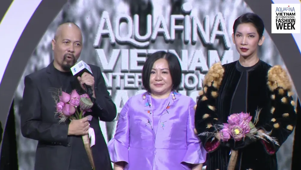Tuần lễ thời trang Quốc tế Việt Nam Thu Đông 2022 khai mạc đậm đà bản sắc Hà Nội ảnh 9
