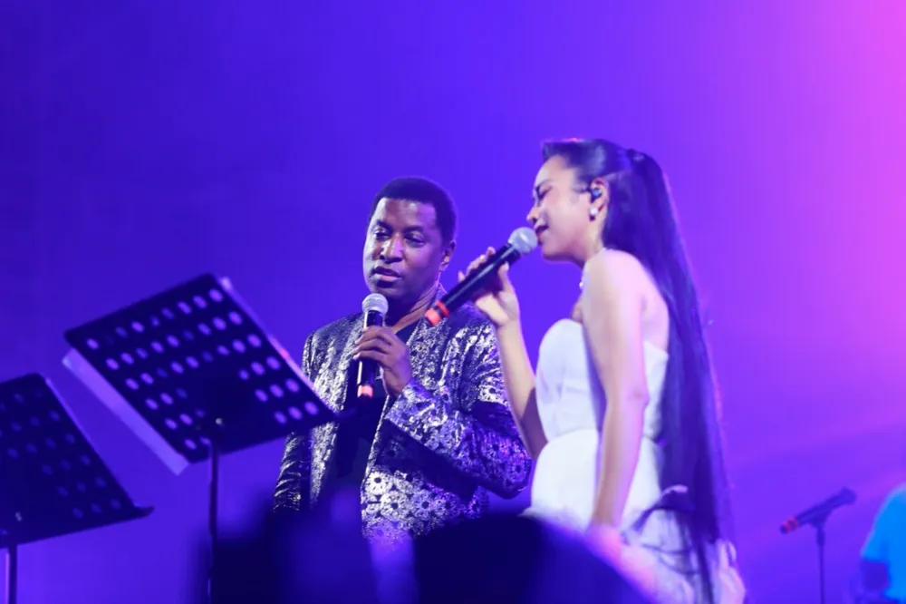 Chủ nhân 12 giải Grammy Babyface song ca bùng nổ cùng “O sen” Ngọc Mai ảnh 2