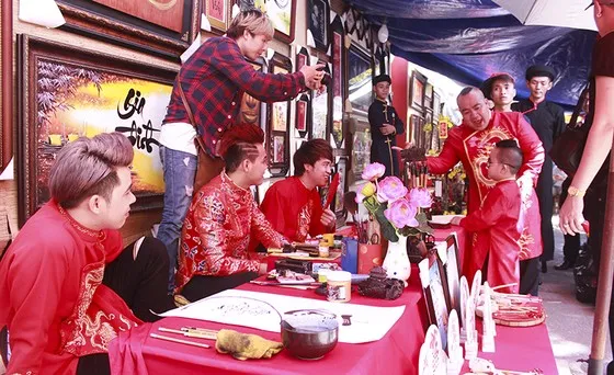 Phố ông đồ tại Nhà Văn hóa Thanh niên