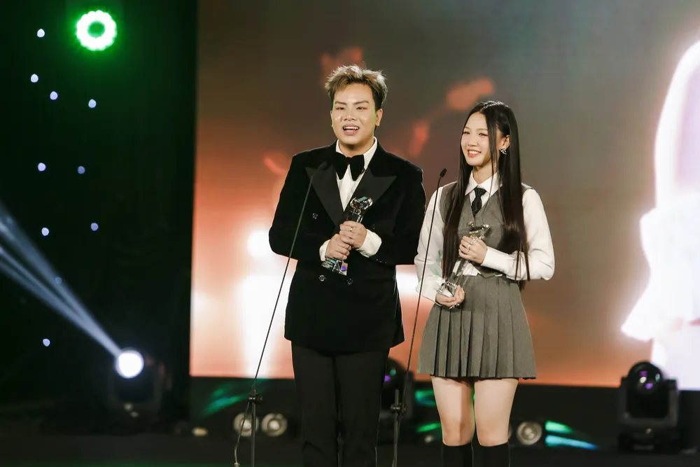 Hứa Kim Tuyền và Amee