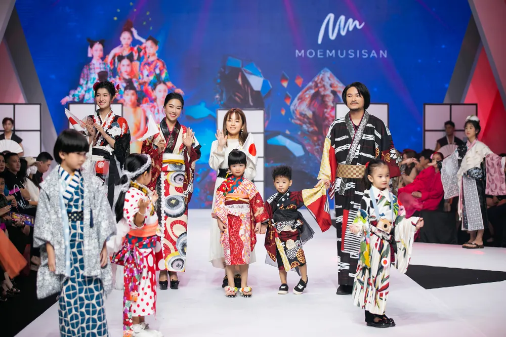 NTK Moemusisan đem đến BST khai thác góc nhìn khác cho Kimono