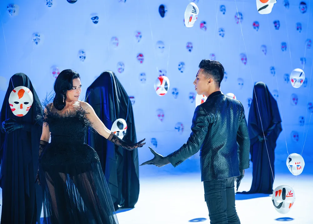 Quốc Nghiệp chiếm trọn spotlight trong MV mới của Ngọc Mai. Ảnh: NHÃ UYÊN