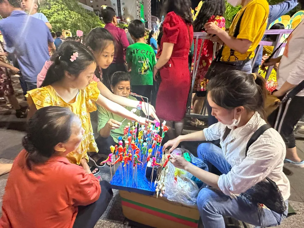 Du xuân trong ngày đầu năm mới và lưu lại kỷ niệm đẹp bên người thân