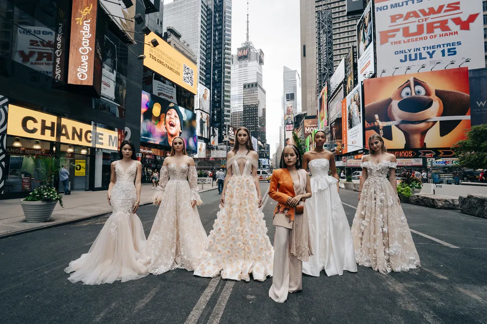 NTK Trần Phương Hoa từng ra mắt BST Viet Flora tại New York Fashion Week