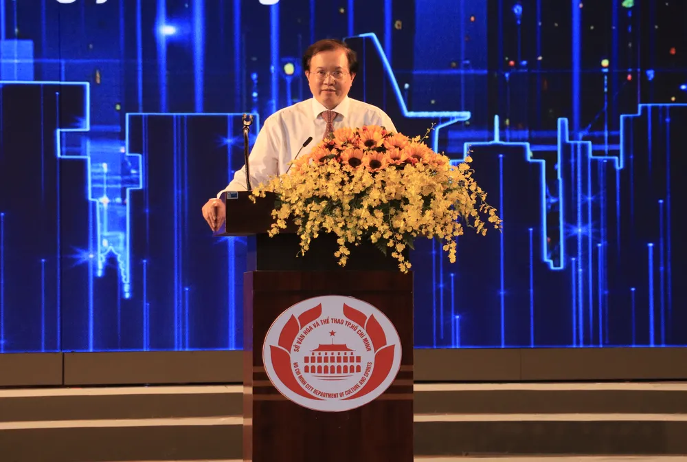 Thứ trưởng Bộ VH-TT-DL Tạ Quang Đông chia sẻ tại hội nghị